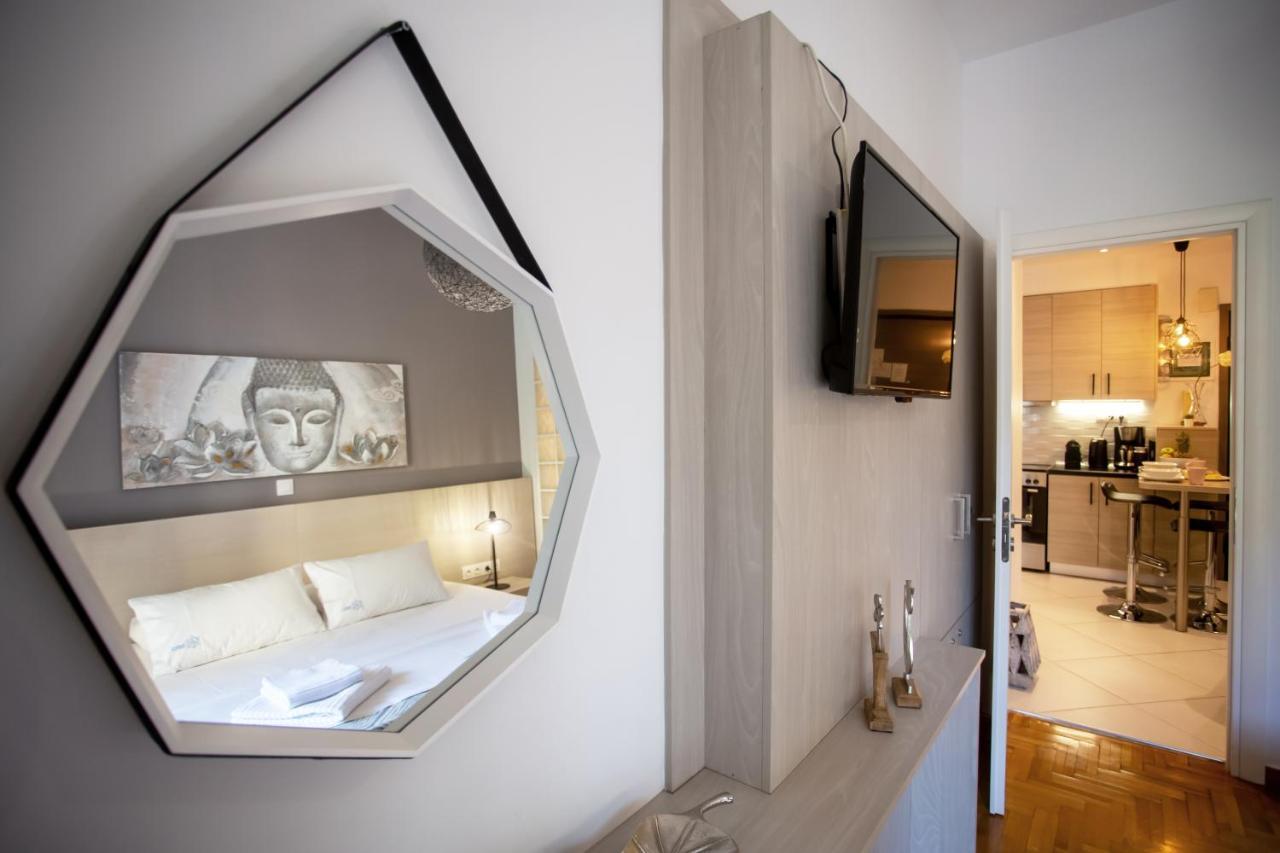 Hadrian By Heloni Apartments Атина Екстериор снимка